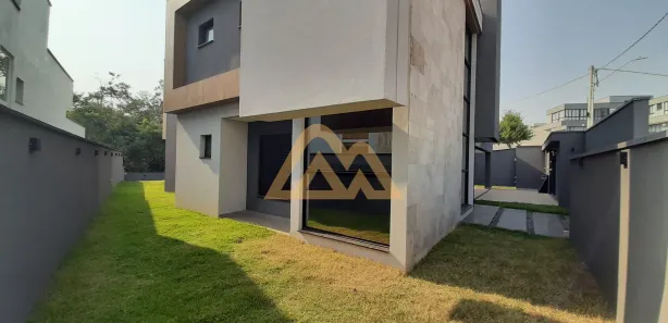 Sobrado com 4 Quartos à venda, 315m² no Parque Pinheiros, Poços de Caldas