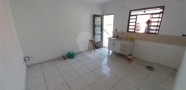 Casa de Vila com 1 Quarto para alugar, 52m² no Jardim Clementino, Taboão da Serra