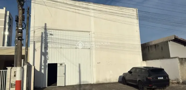 Galpão / Depósito / Armazém para alugar, 240m² no Centro, Camboriú