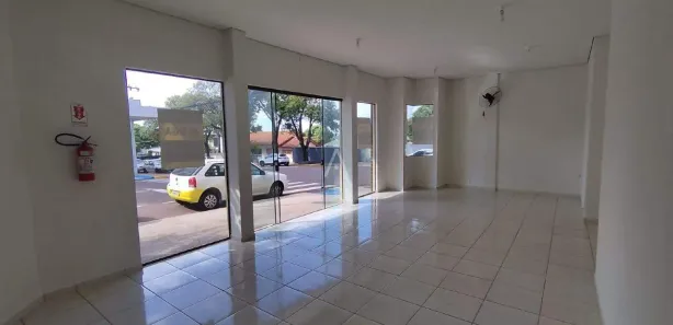 Conjunto Comercial / Sala para alugar, 48m² no Centro, Toledo