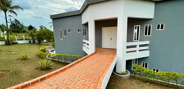 Fazenda / Sítio / Chácara com 3 Quartos à venda, 2000m² no , Mairinque