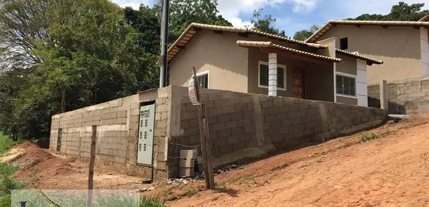 Casa de Condomínio com 2 Quartos à venda, 140m² no Arcozelo, Paty do Alferes