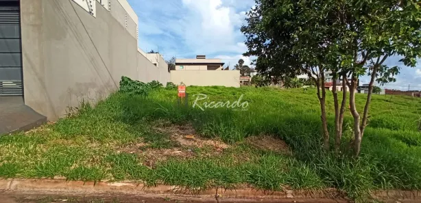 Terreno / Lote / Condomínio à venda, 335m² no Jardim Novo Imperial, Arapongas