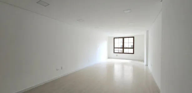 Conjunto Comercial / Sala para alugar, 39m² no Cristo Rei, Curitiba