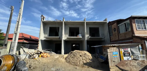 Sobrado com 2 Quartos à venda, 104m² no Armação, Penha