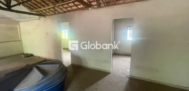 Loja / Salão / Ponto Comercial à venda, 151m² no Morrinhos, Montes Claros