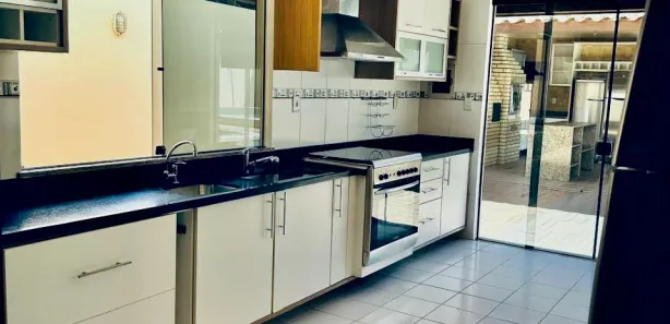 Casa de Condomínio com 5 Quartos para venda ou aluguel, 500m² no Busca Vida (Abrantes), Camaçari