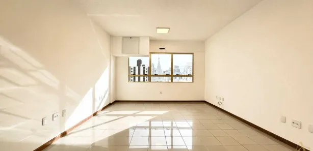 Conjunto Comercial / Sala para alugar, 26m² no Centro, Florianópolis