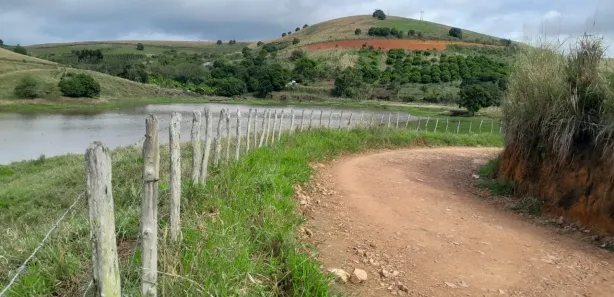 Fazenda / Sítio / Chácara com 6 Quartos à venda, 1070000m² no , Pombos