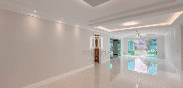 Casa de Condomínio com 4 Quartos para venda ou aluguel, 255m² no Prata, Teresópolis
