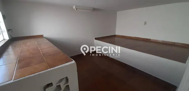 Loja / Salão / Ponto Comercial para alugar, 140m² no Zona Central, Rio Claro