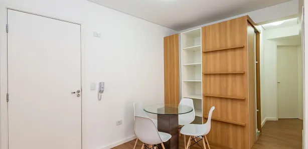Apartamento com 2 Quartos para alugar, 45m² no Centro, Curitiba