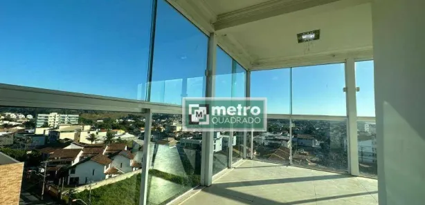 Cobertura com 3 Quartos para alugar, 140m² no Extensão do Bosque, Rio das Ostras