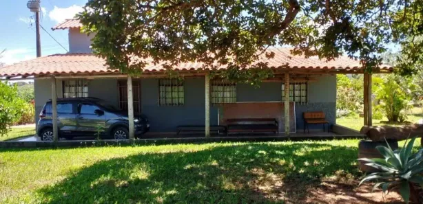Fazenda / Sítio / Chácara com 4 Quartos à venda, 1000m² no Pinhões, Santa Luzia