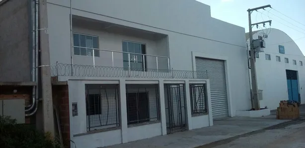 Galpão / Depósito / Armazém com 4 Quartos para alugar, 750m² no , Parauapebas