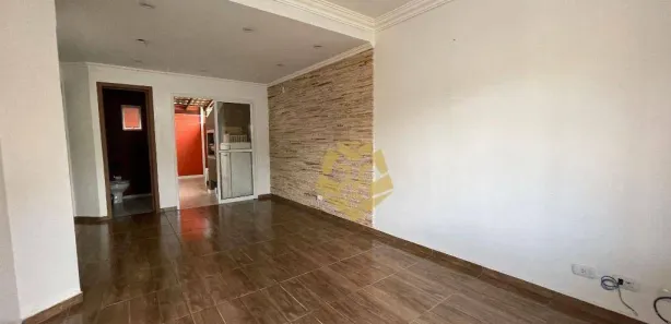 Sobrado com 3 Quartos à venda, 106m² no Uberaba, Curitiba