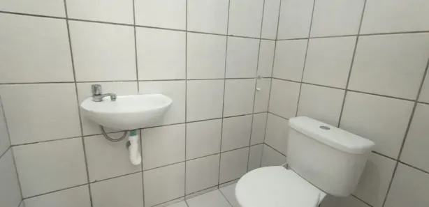 Loja / Salão / Ponto Comercial para alugar, 34m² no Bacacheri, Curitiba