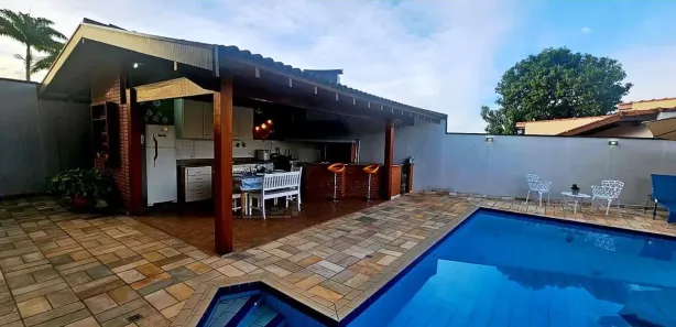 Casa com 3 Quartos à venda, 333m² no Centro, Águas de São Pedro