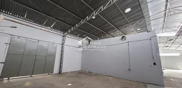 Galpão / Depósito / Armazém para alugar, 950m² no Chácara da Galega, Pindamonhangaba