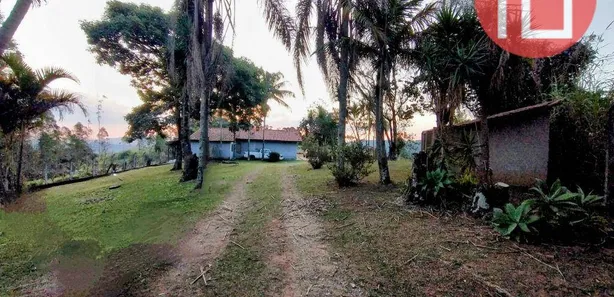 Fazenda / Sítio / Chácara com 3 Quartos para alugar, 335m² no , Bragança Paulista