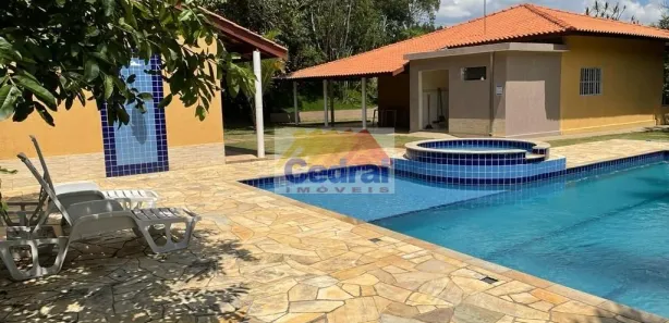 Fazenda / Sítio / Chácara com 3 Quartos para alugar, 680m² no Porteira Preta, Mogi das Cruzes