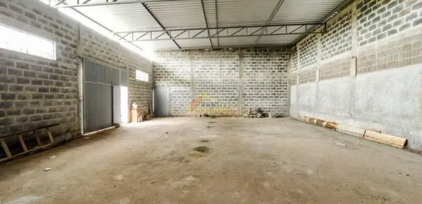 Galpão / Depósito / Armazém à venda, 400m² no Santos Dumont, Divinópolis