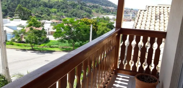 Casa de Condomínio com 3 Quartos para venda ou aluguel, 185m² no Vila Irene, São Roque