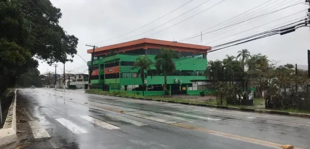 Prédio Inteiro para venda ou aluguel, 3550m² no Balneário Praia do Pernambuco, Guarujá