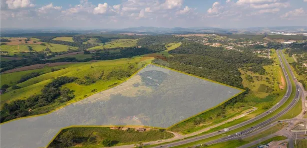 Galpão / Depósito / Armazém à venda, 94000m² no Centro, Itatiba