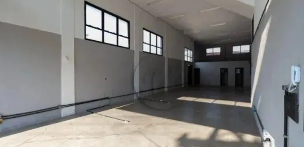 Galpão / Depósito / Armazém para venda ou aluguel, 432m² no Centro, Santo André