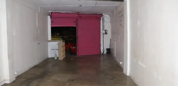 Loja / Salão / Ponto Comercial para alugar, 50m² no Aquilles Sthengel, Londrina