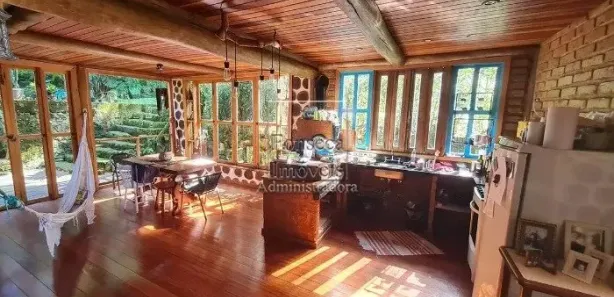 Casa com 2 Quartos à venda, 900m² no Independência, Petrópolis