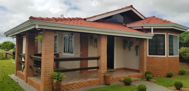 Fazenda / Sítio / Chácara com 4 Quartos à venda, 90m² no Perímetro Urbano, Sarapuí