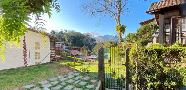 Casa de Condomínio com 3 Quartos à venda, 138m² no Nogueira, Petrópolis