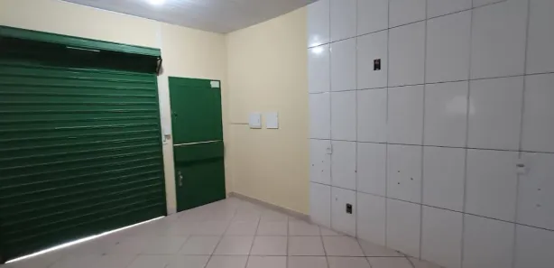 Loja / Salão / Ponto Comercial para alugar, 68m² no Aldeia, Santarém