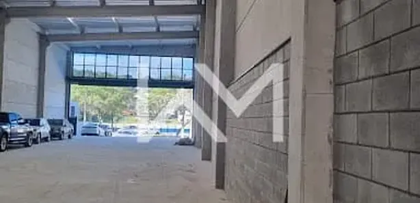 Galpão / Depósito / Armazém para alugar, 700m² no Centro, Arujá