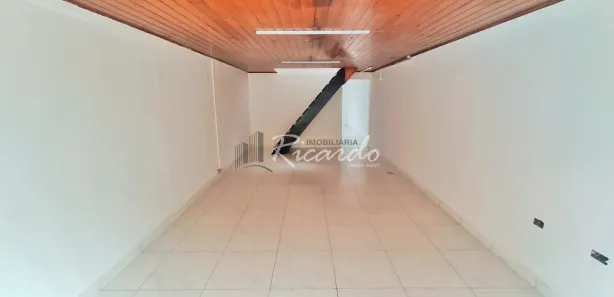 Loja / Salão / Ponto Comercial para alugar, 207m² no Centro, Arapongas