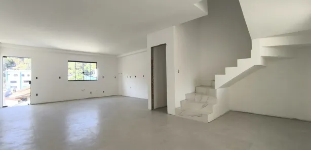 Sobrado com 3 Quartos à venda, 200m² no Água Verde, Blumenau