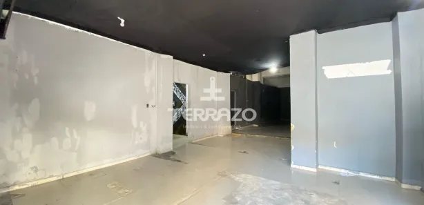 Loja / Salão / Ponto Comercial à venda, 196m² no São João, Volta Redonda