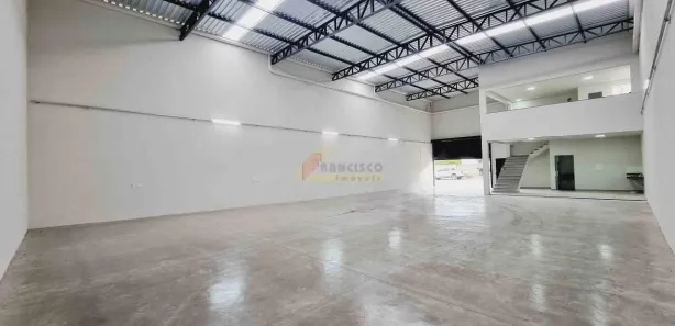Galpão / Depósito / Armazém à venda, 370m² no Ipiranga, Divinópolis