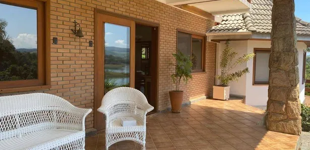 Sobrado com 4 Quartos à venda, 700m² no Centro, Igaratá
