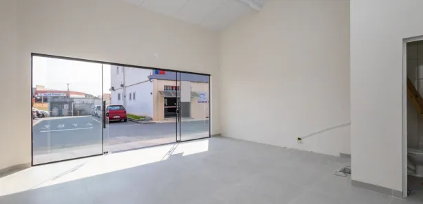 Loja / Salão / Ponto Comercial para alugar, 35m² no Guaraituba, Colombo
