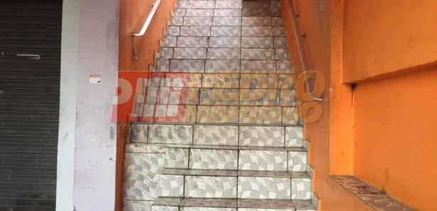 Prédio Inteiro à venda, 250m² no Taboão, Diadema