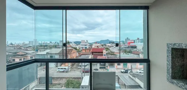 Apartamento com 2 Quartos para alugar, 55m² no Areias, Camboriú