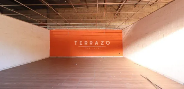 Galpão / Depósito / Armazém para alugar, 200m² no Várzea, Teresópolis