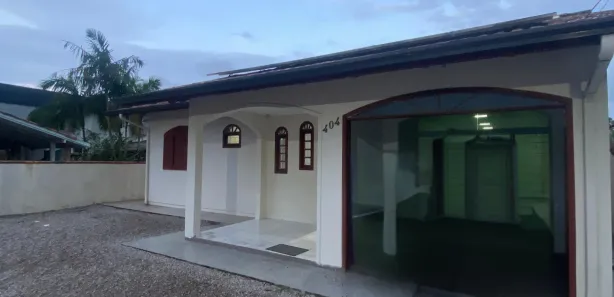 Casa com 5 Quartos para alugar, 390m² no Universitário, Tijucas