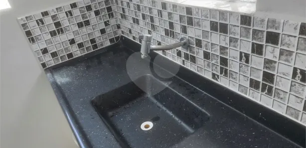 Casa de Vila com 2 Quartos para alugar, 80m² no km 18, Osasco