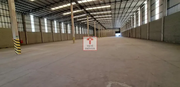 Galpão / Depósito / Armazém para alugar, 5600m² no Taboão, Mogi das Cruzes