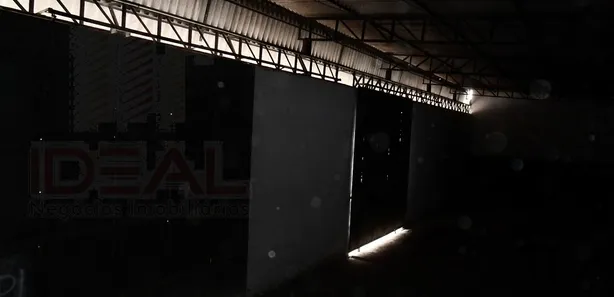 Galpão / Depósito / Armazém para venda ou aluguel, 1000m² no Goitacazes, Campos dos Goytacazes