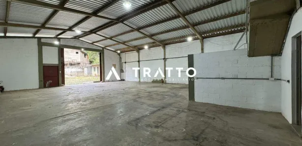 Galpão / Depósito / Armazém para alugar, 319m² no Meudon, Teresópolis